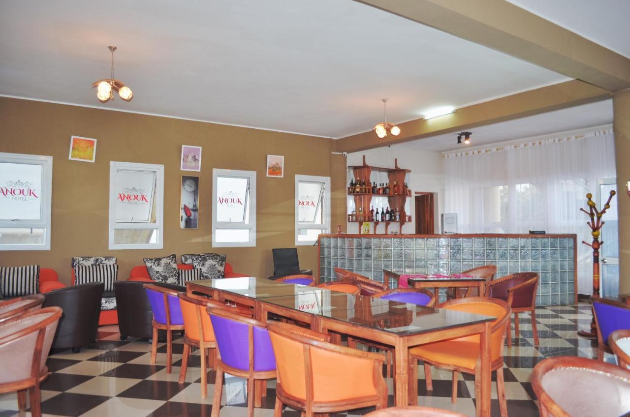 אנטננריבו Anouk Hotel מראה חיצוני תמונה